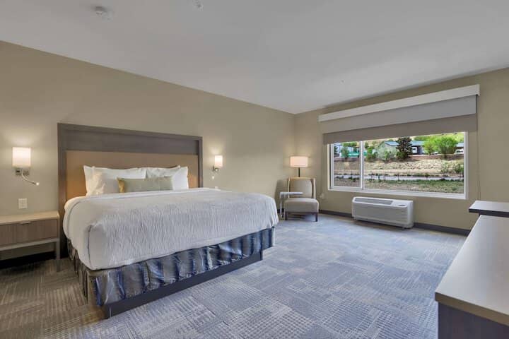 Room 10 of 52