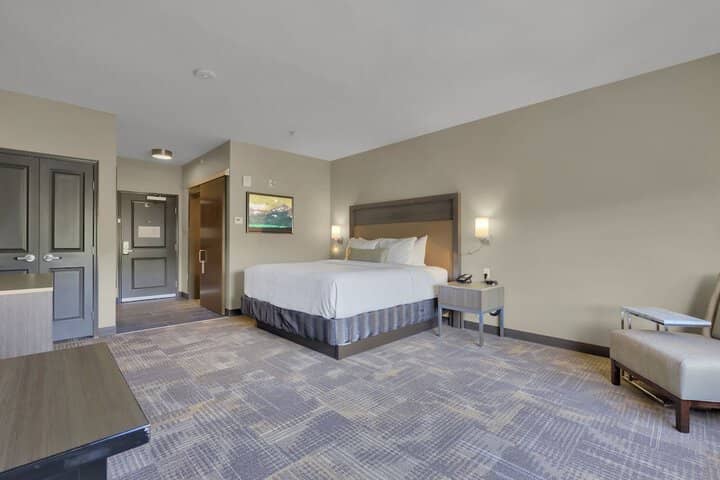 Room 4 of 52