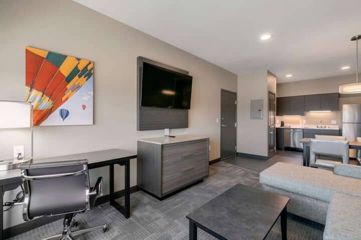 Room 25 of 52